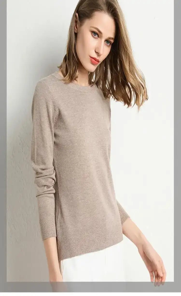 Julia | Miękki gładki sweter z okrągłym dekoltem - Pootivo