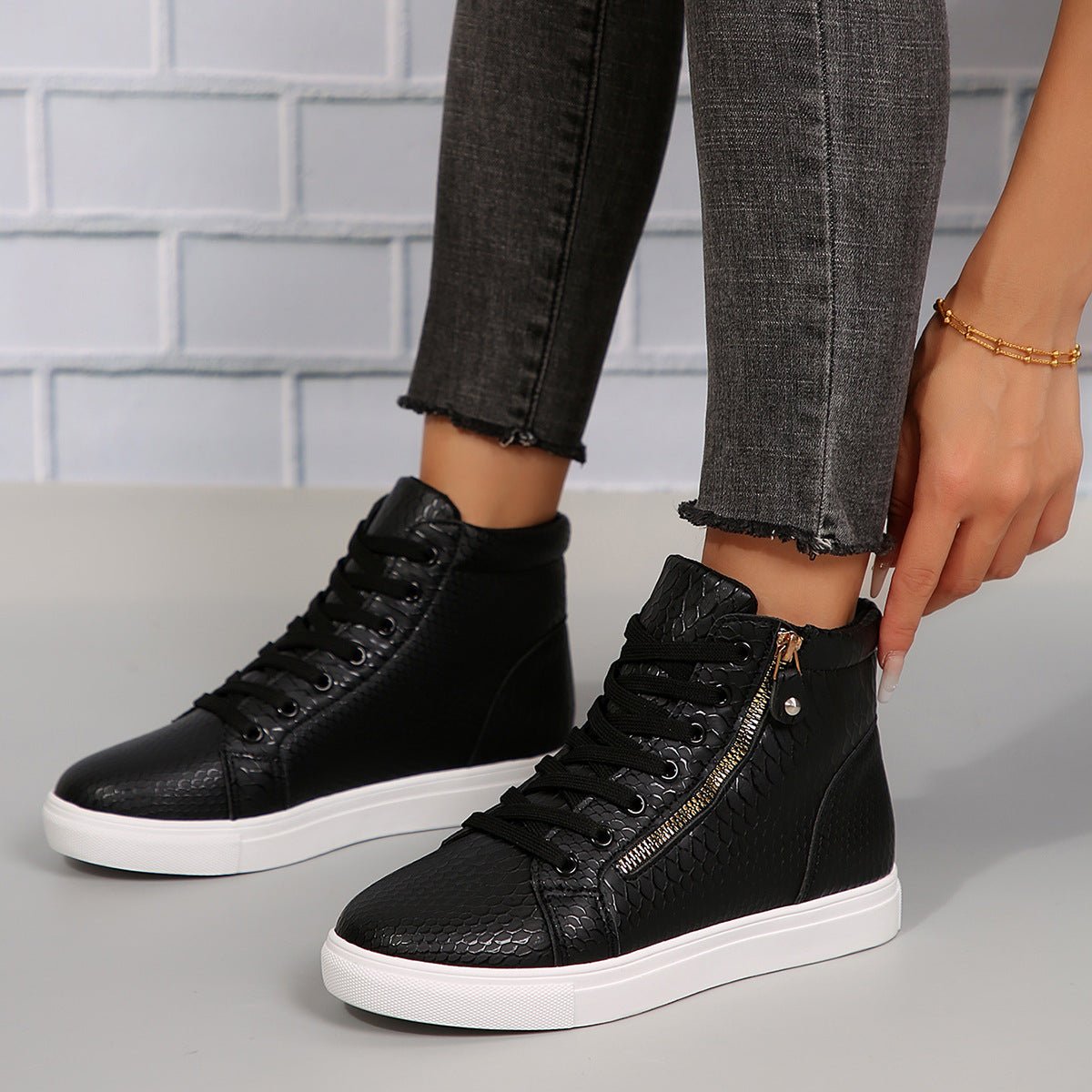 Levira | Sneakersy Damskie Wysokie z Zamkiem – Trampki za Kostkę - Pootivo