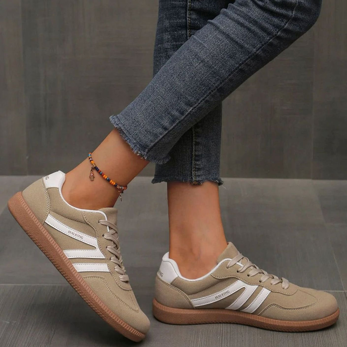 Wincentyna | Niskie Retro Sneakersy z Szerokim Noskiem - Pootivo