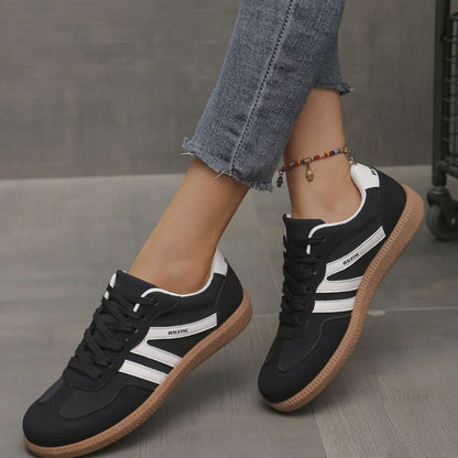Wincentyna | Niskie Retro Sneakersy z Szerokim Noskiem - Pootivo